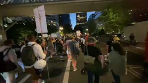 Veterans marching to join protesters of Portland, Oregon 스톡 동영상 170340113
