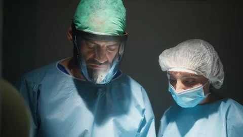 Veterinary doctor at work in the operating room Video stock 250557980