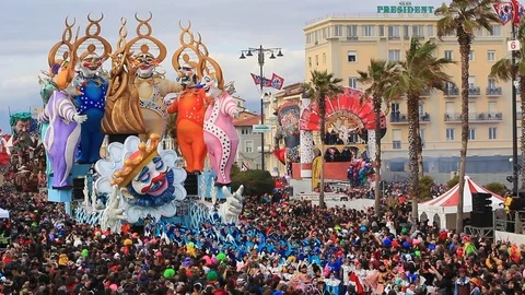 Viareggio Carnival Stockbeeldmateriaal 125237686