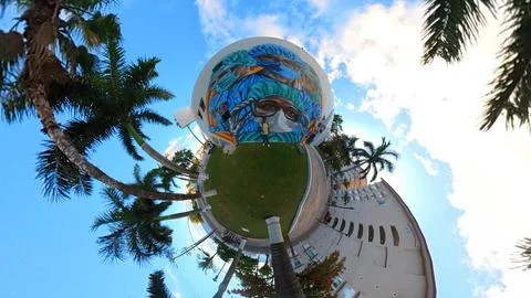 A vibrant 360° image captures stunning wall art on a Mexican street, showcasing  Foto stock