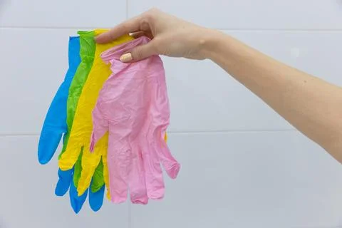 Vibrant Array of Colorful Rubber Gloves for Cleaning and Protection in Various 스톡 사진