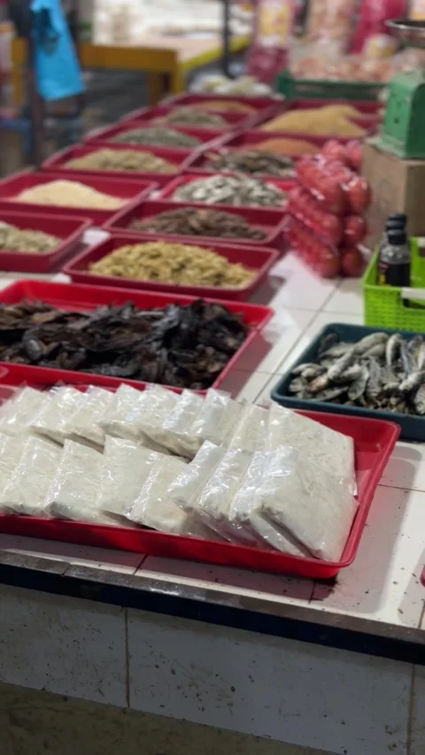 Vibrant Asian Bazaar Displaying Exotic Spices, Dried Delicacies, and Local .. Video stock 337285150