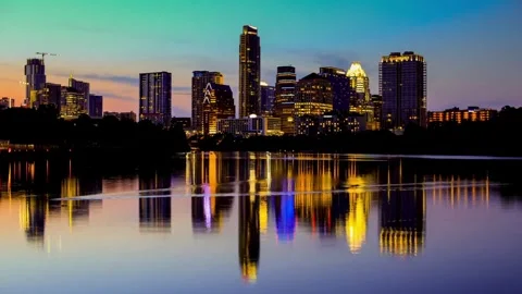 Vibrant Austin Skyline Reflection at Twilight Vidéo 311491604