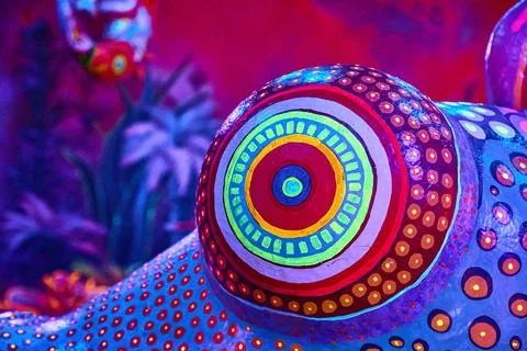 Vibrant Circular Pattern Abstract Art Eye-Level Perspective Foto stock