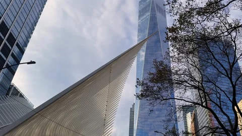 A Vibrant Dynamic Cityscape Adjacent to One World Trade Center That Captures Vidéo 295077579