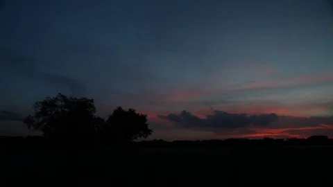 Vibrant red clouds Vidéo 76873796