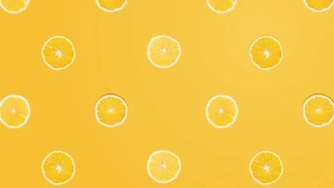 Vibrant Summer Fruit Pattern with Sliced Oranges on Yellow Gradient Vídeo Stock 334708198