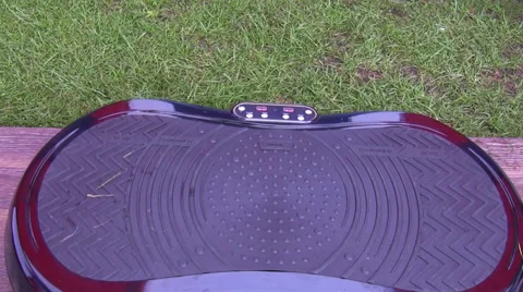 Vibrating plate for exercising 動画素材 41416512