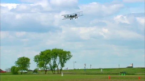 Vickers Vimy Landing Stock-Footage 47682126