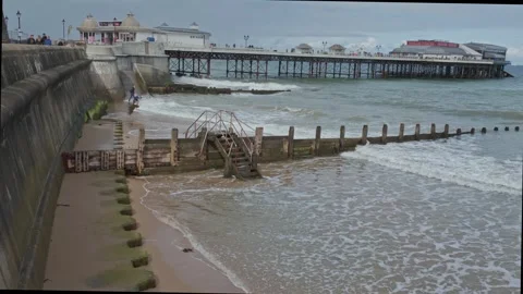 Victorian seaside pier Stock-Footage 251389097
