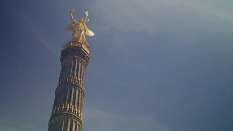 Victory Column, Berlin tilt up Video stock 124358239