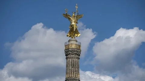 Victory Column in Berlin wtih cloudscape, Timelapse Stock Footage 77092844