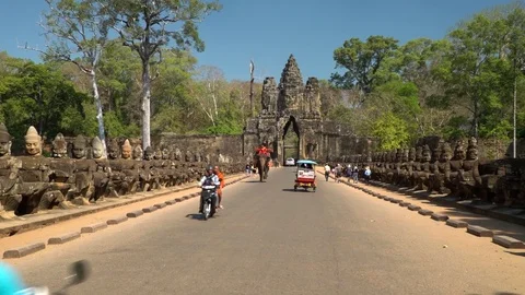 Victory Gate Ancient Angkor, Siem Reap, Cambodia Stock-Footage 77190833