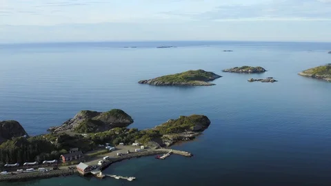 Вид с дрона на море с островом и домиками Stock Footage 122697311
