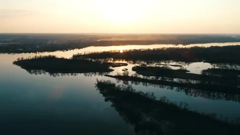 Video from the air, sunset on the river 库存影片 104220770