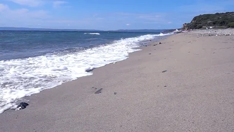 VIDEO, beautiful waves breaks along the shore, slow motion Stock Footage 84196339