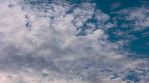 Video, Blue sky and clouds. Beautiful piling up clouds on a blue calm sky. Stock Footage 87081691