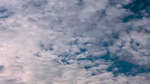 Video, Blue sky and clouds. Beautiful piling up clouds on a blue calm sky. Stock Footage 87083626