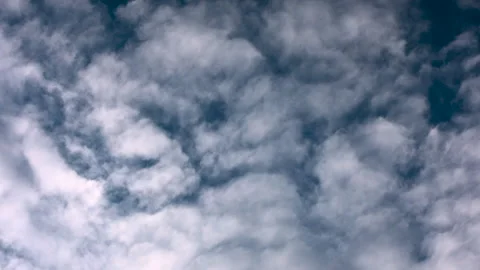 Video, Blue sky and clouds. Beautiful piling up clouds on a blue calm sky. Stock-Footage 87088279