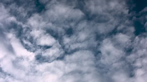 Video, Blue sky and clouds. Beautiful piling up clouds on a blue calm sky. Stock-Footage 87088682