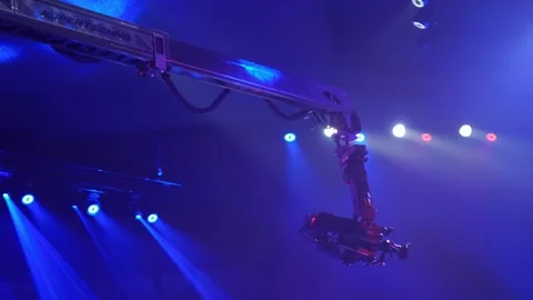 Video camera on the tap when shooting a television show. Live concert. Vídeo Stock 119791637