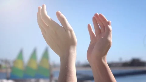 Video of clapping hands in real slow motion