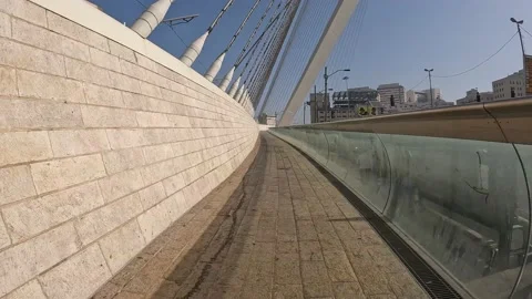 A video in fast motion of walking on the famous rope bridge Stock Footage 207409469