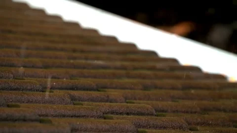 Video Heavy rain fallen extreme weather, Rain drop on the roof. 4K 60 fps Stock-Footage 336571381