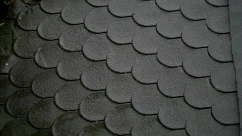Video Heavy rain fallen extreme weather, Rain drop on the roof. 4K 60 fps 스톡 동영상 336571456