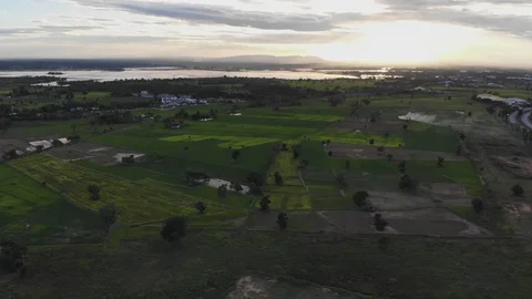 Video High angle at sunset and wide fields 스톡 동영상 106507978