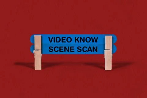 Video Know, Scene Scan word reveal on wodden stick wood texture bg Stock-Fotos