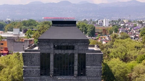 Video of museo anahuacalli main facade and azteca stadium in mexico city Vídeos de archivo 337220899