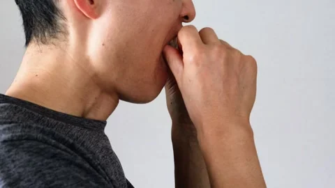 Video of a person correcting their teeth with a mouthpiece Stock Footage 323493791