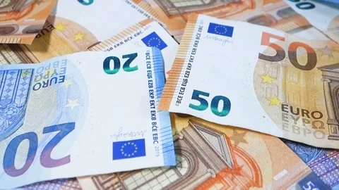 Video with rotating euro banknotes lying on the table. Video stock 118939414