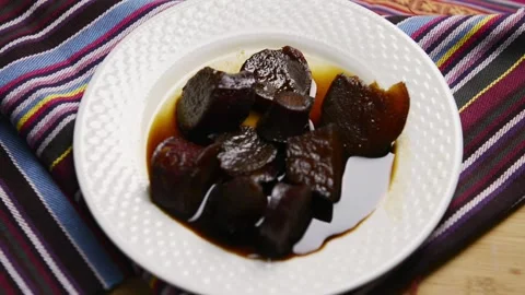 A video showcasing dulce de camote (sweet potato candy), a traditional Salv.. Vídeo Stock 303668725