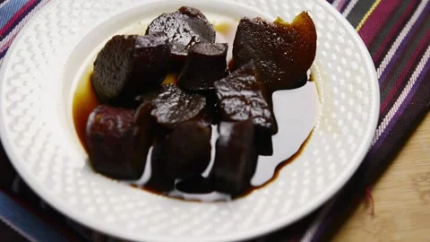 A video showcasing dulce de camote (sweet potato candy), a traditional Salv.. Vídeo Stock 303668748