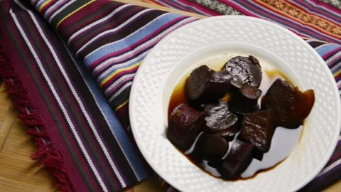 A video showcasing dulce de camote (sweet potato candy), a traditional Salv.. Vídeo Stock 303668749