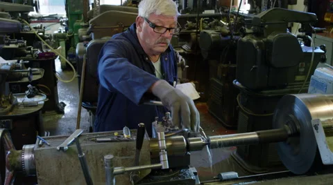 Video showing engineering being done in a very classical way. Video stock 63024008