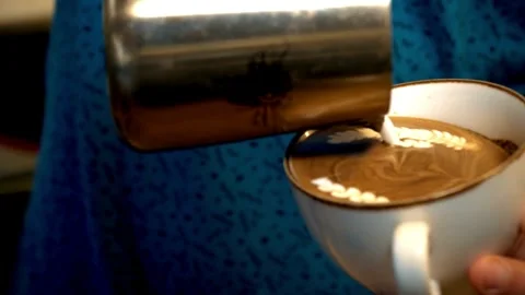 A video that showing how to make Latte Art. Tutorial of making art latte. Stock-Footage 334648343