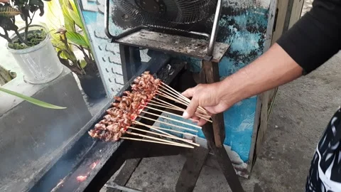 A video shows a chicken Video stock 304087575