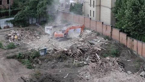 The video shows a construction site in Kiev, where a building is being Видео 246872070
