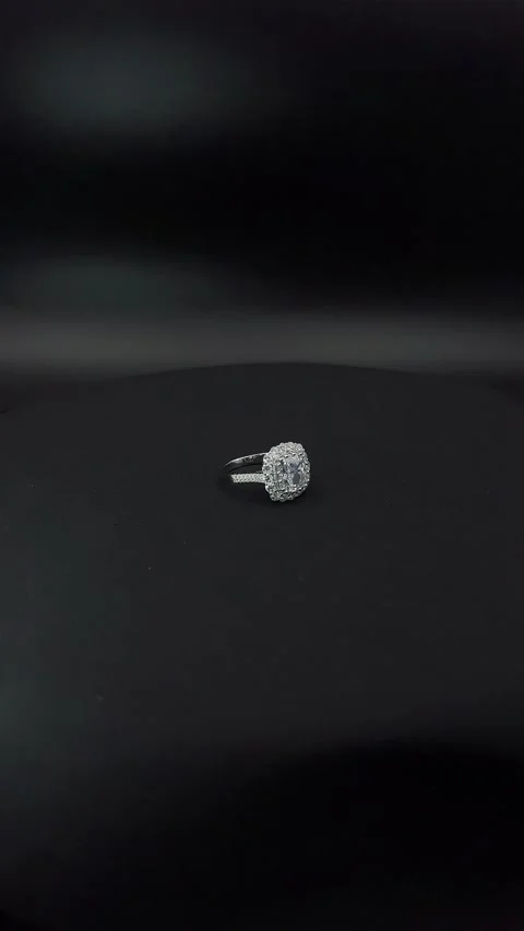 Vidéo silver ring for women Vídeos de archivo 323029476