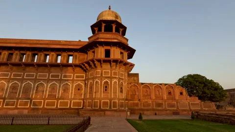 Video of simple and beautiful sequence pattern art is on Jahangari Mahal in Agra Stock Footage 232834477
