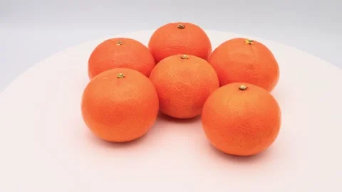 Video of a spinning orange Video stock 336654920