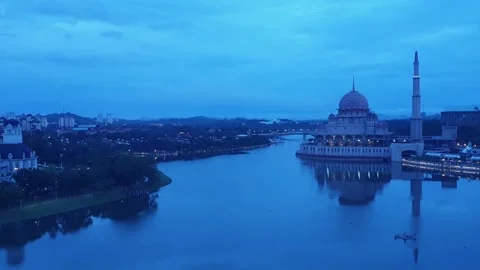 Video Time lapse in Putra Mosque from Zenith Hotel in Putrajaya Stock Footage 148405411