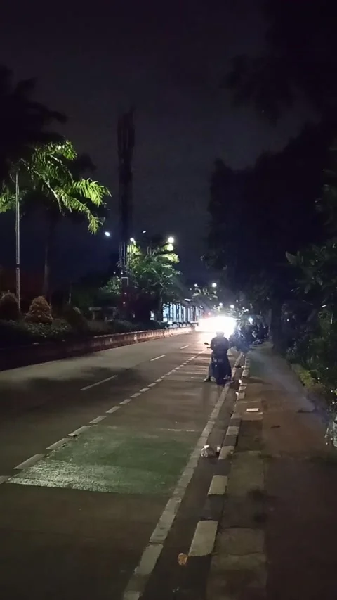 Video of traffic at night 動画素材 221664479