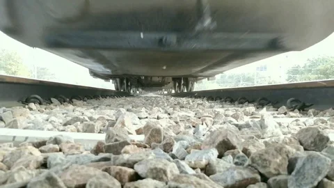 Video of train passing on the tracks 库存影片 101877884
