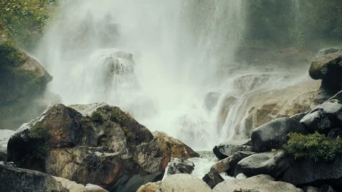 Video: Waterfall splash in Sagada Mt. Province, HD Stock-Footage 91769600