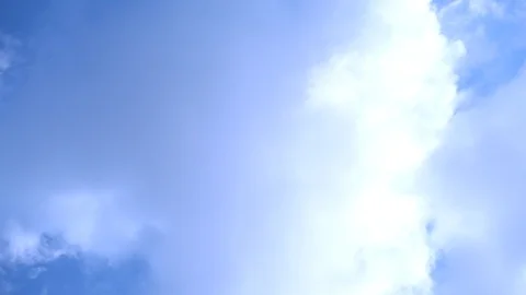 Video of white cloud moving on blue sky in the afternoon. Stock-Footage 102297105