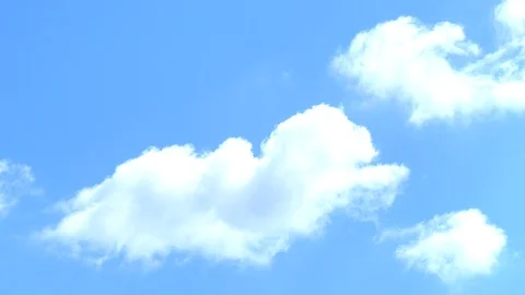 Video of white cloud moving on blue sky in the afternoon. Stock-Footage 102298503